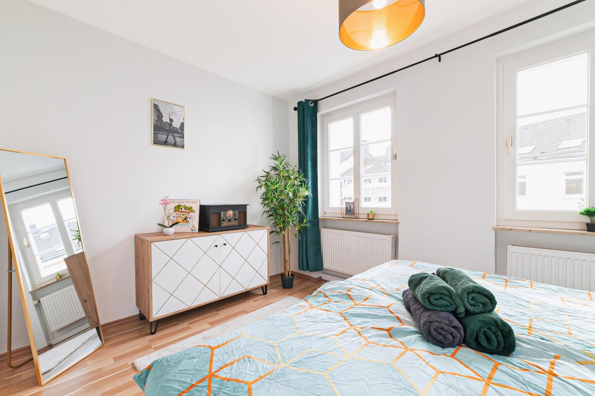 Smart Home - Wuppertal - Perfect For 6 Guests - Central - Netflix - Schwebebahn - Free Parking Zone 외부 사진