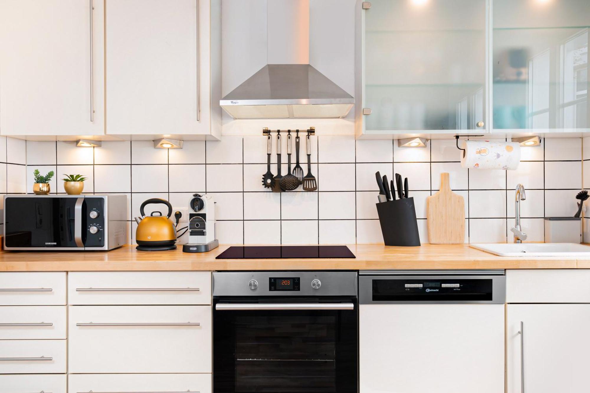 Smart Home - Wuppertal - Perfect For 6 Guests - Central - Netflix - Schwebebahn - Free Parking Zone 외부 사진